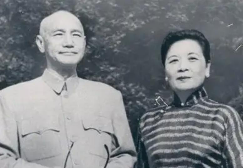 1945年的日军抓孩子,1945年日本俘虏有多少