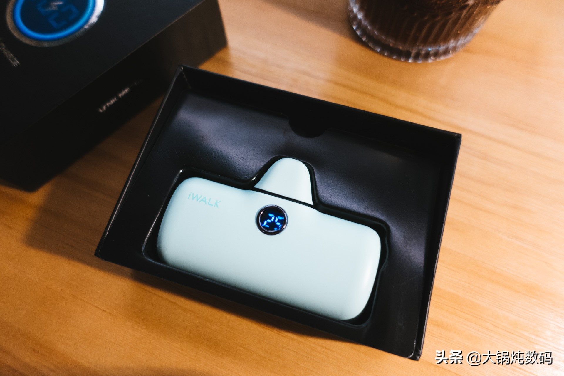 口红充电宝小巧usb,苹果超薄磁吸式充电宝测评