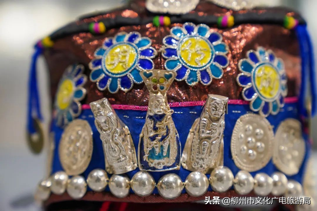 多彩童年的衣服真好看,儿童少数民族服饰