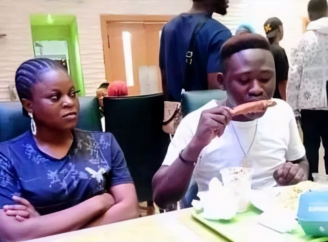 为了不给女友花钱，非洲黑哥哥们搞起了夫联,非洲男人有多扣？