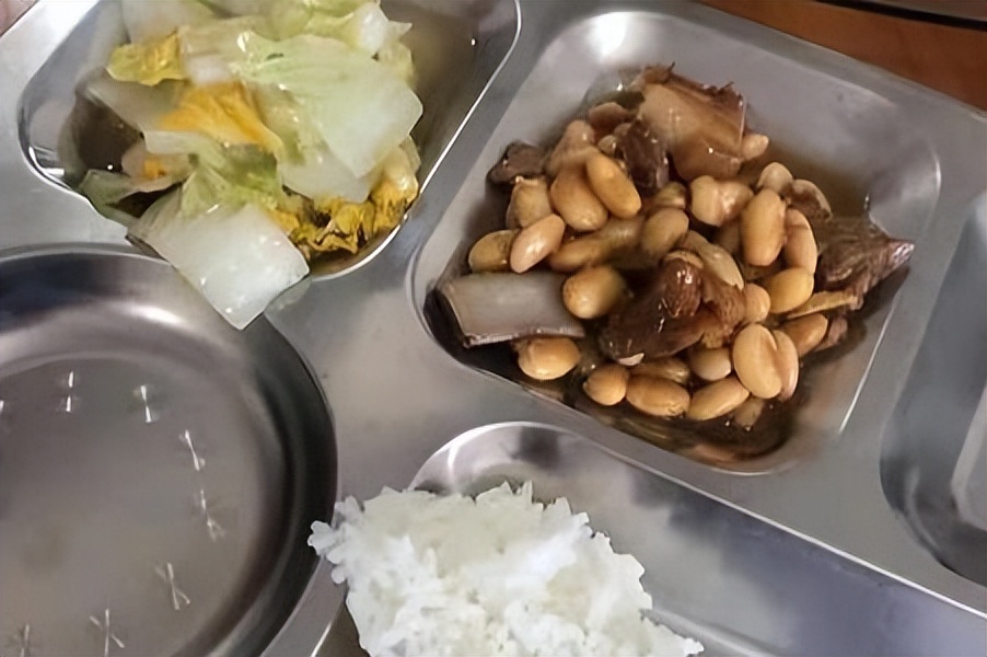 员工说饭堂伙食油水不够,吐槽工厂伙食视频