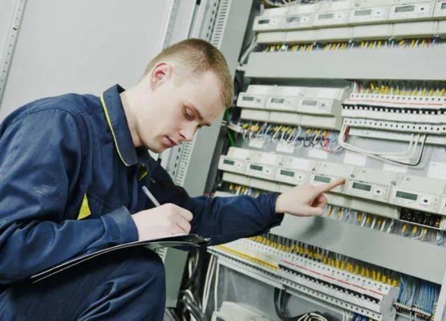 电工个人反思,怎么看待电工