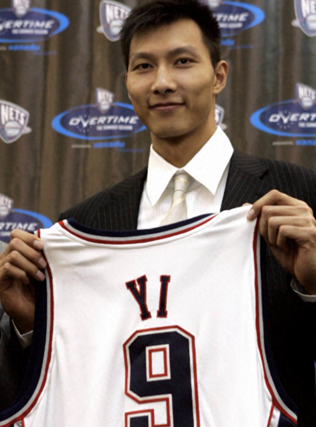 易建联成人生赢家娶巴西宝贝,易建联身价上亿迎娶巴西宝贝