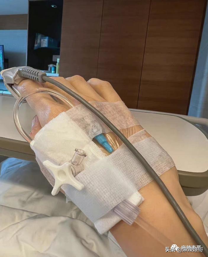 李嘉欣是否两次急救,李嘉欣突然住院急救