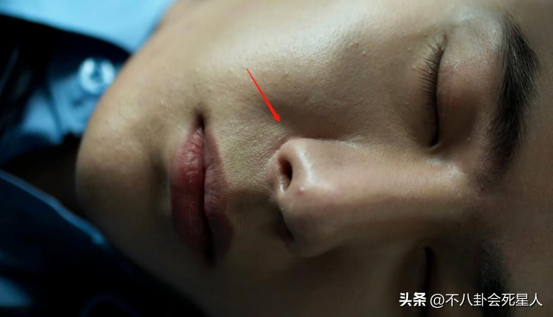 演员假发套穿帮,假发穿帮镜头