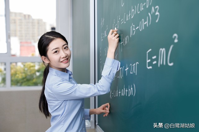 在女儿家看管外孙,在女儿家带小外孙五六年了