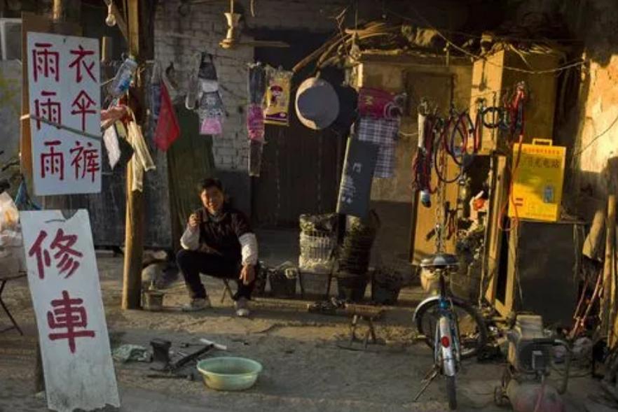 一个人遇到流氓怎么反击,本地人欺负外地生意人该怎么办