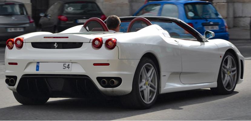 别看现在二手法拉利430那么便宜，当年还是你高攀不起的车