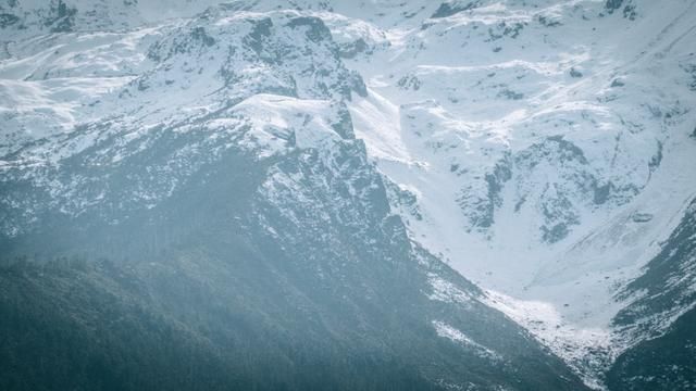 香格里拉去德钦的路好走吗,香格里拉到德钦自驾游攻略