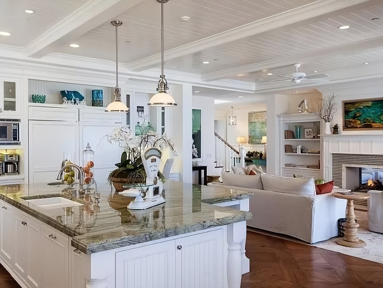 c罗现在的豪华别墅,c罗豪宅豪车纪录片