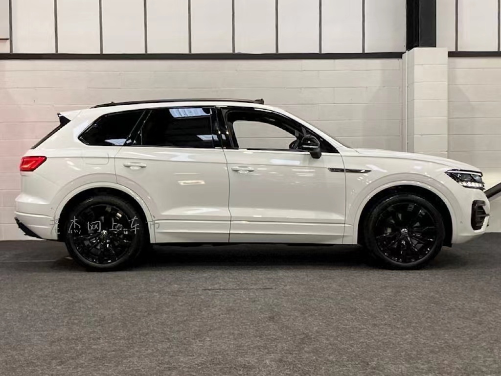 最新款途锐和卡宴的对比,途锐卡宴同底盘