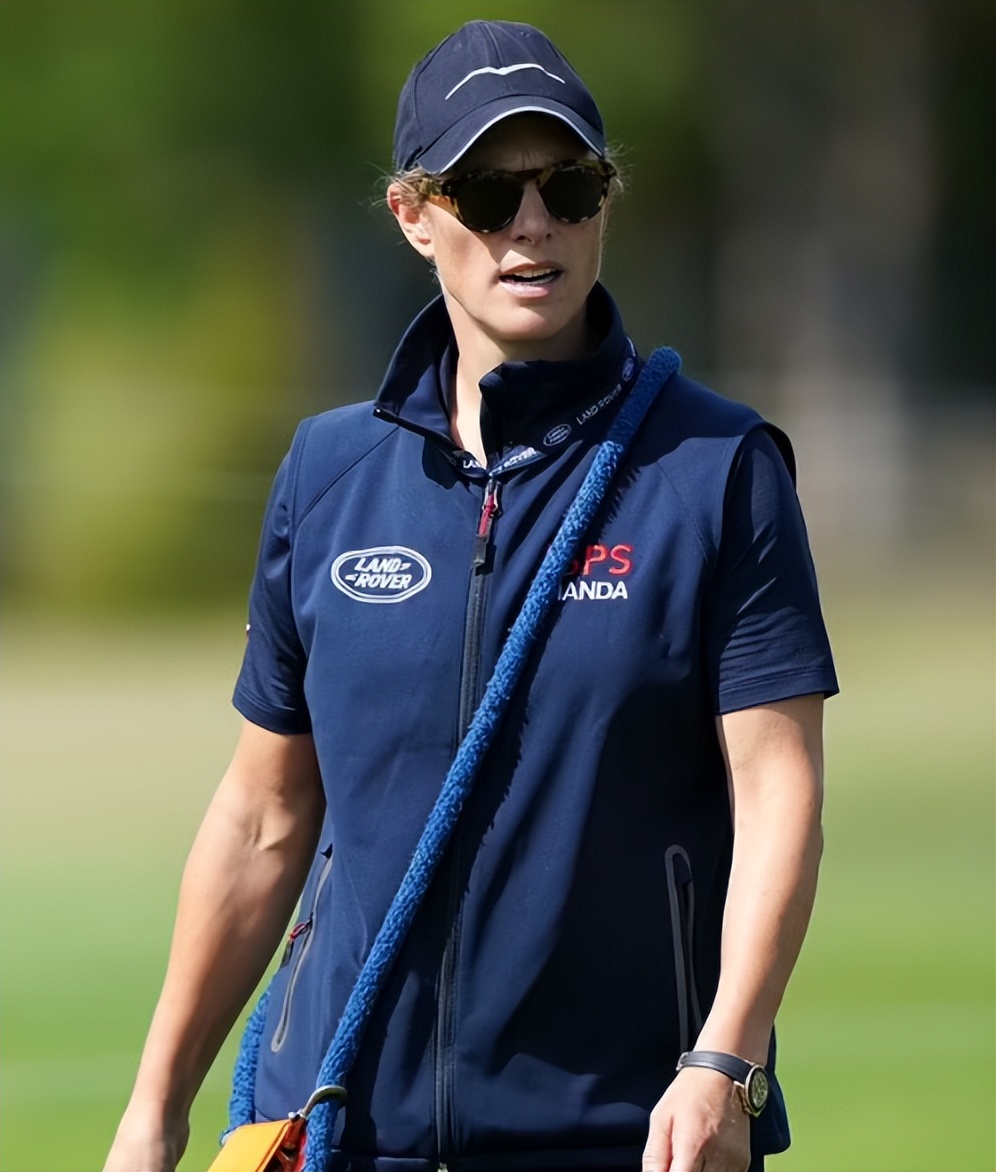 英国女王的四位子女,英国女王几个孩子分别有多大