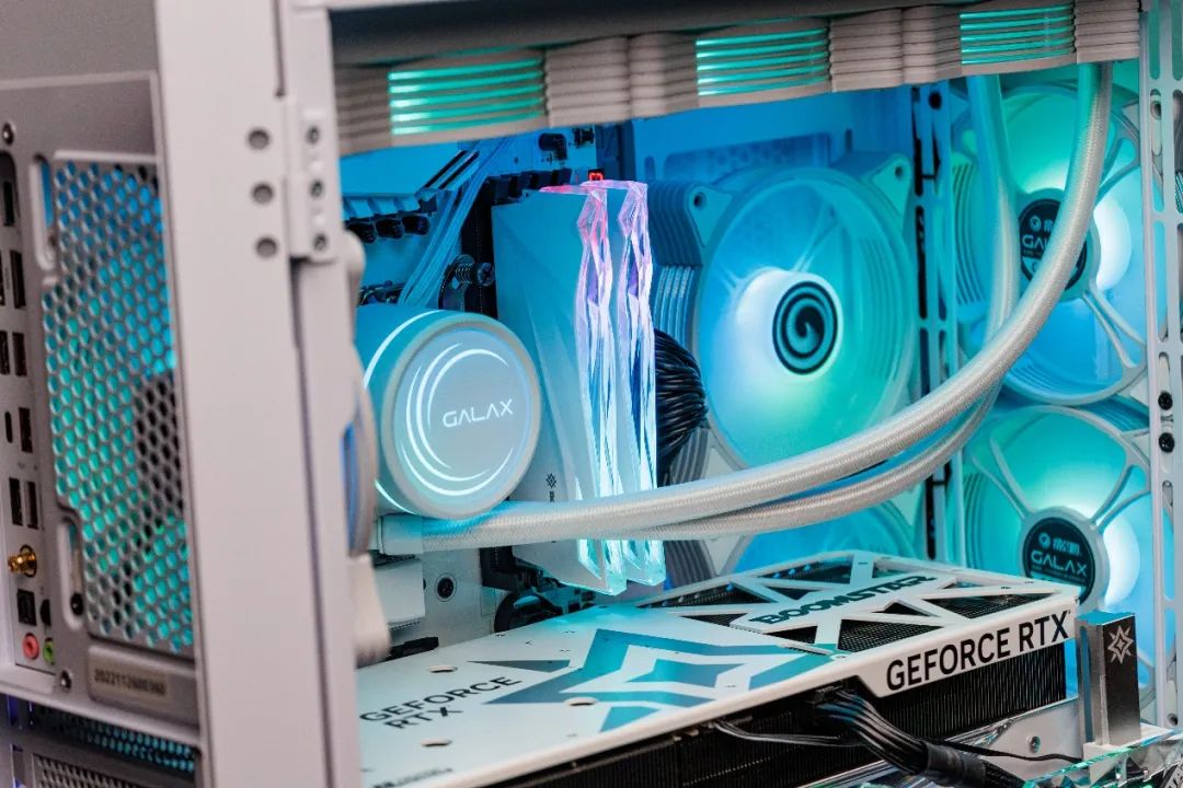 内存条和固态硬盘都能让电脑超快,笔记本电脑卡顿换固态硬盘有用吗