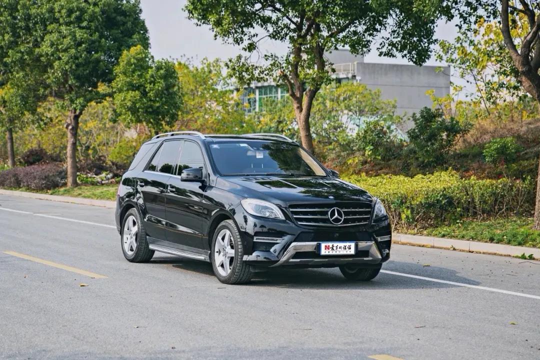 奔驰ml400的二手车实际感受,百万级硬派越野车奔驰ml400