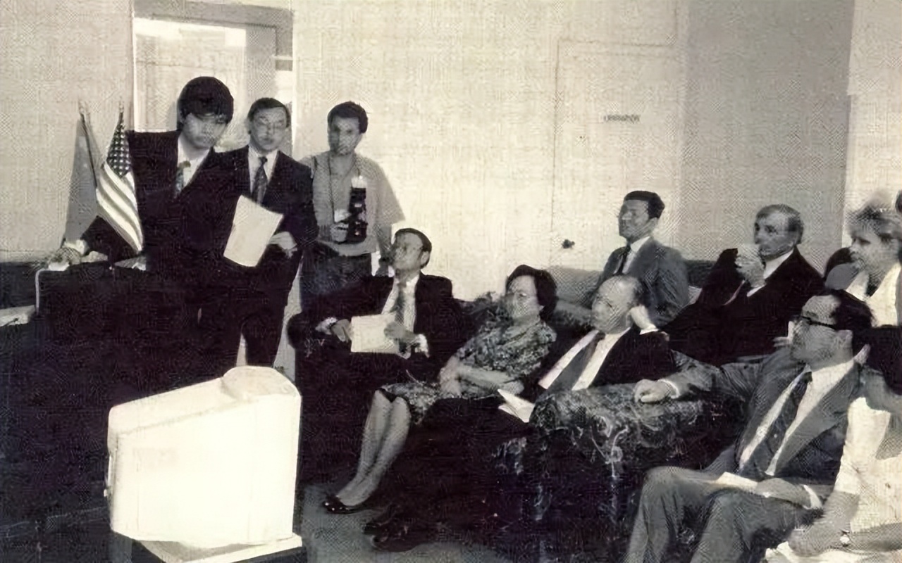 通信历史,亚信ceo丁健的个人资料