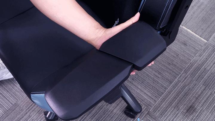 傲风机械大师pro电竞椅测评,多功能协助智能机械臂