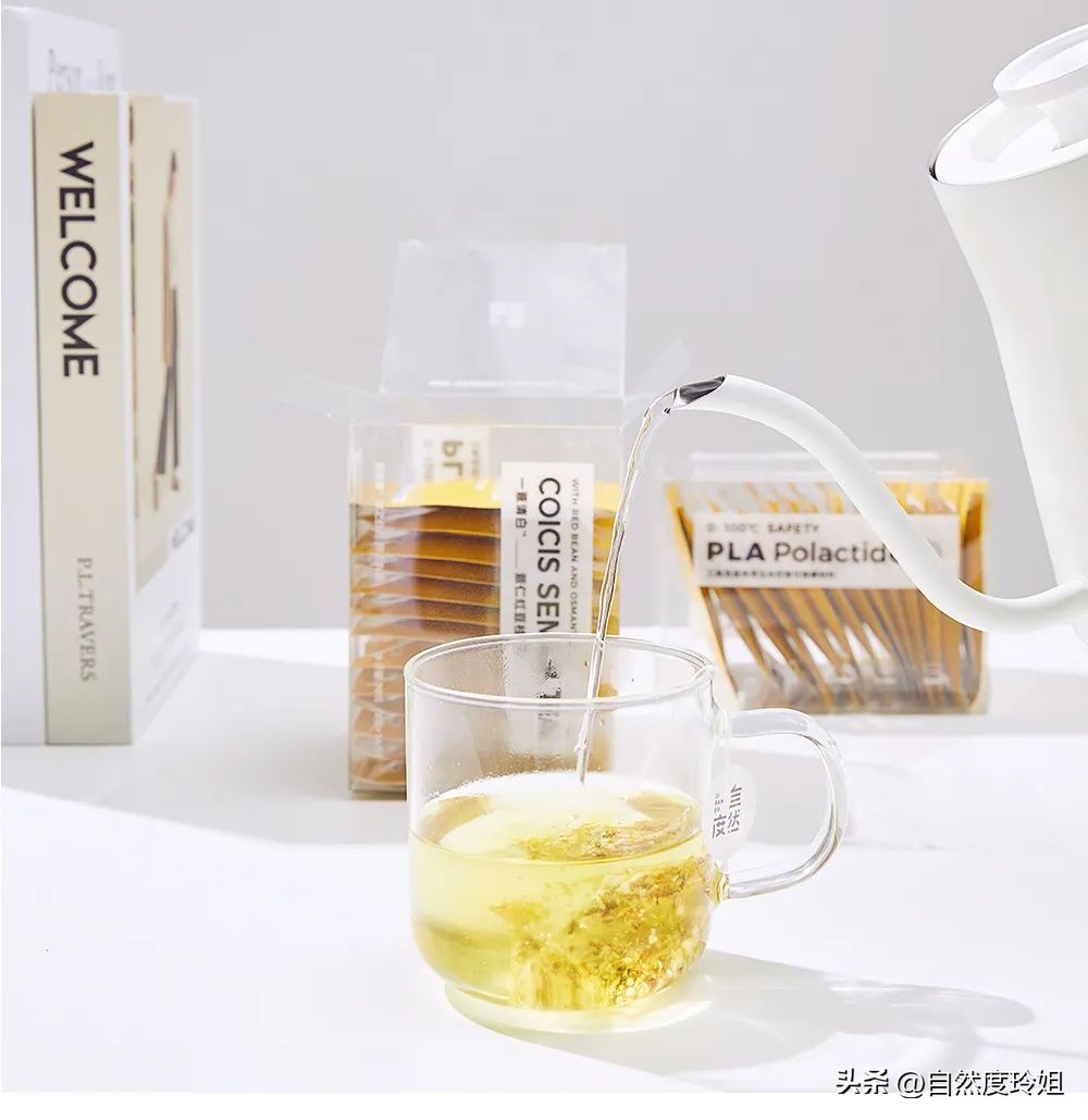 夏天手脚长小水泡很痒是什么原因,夏天长痒痒的水泡