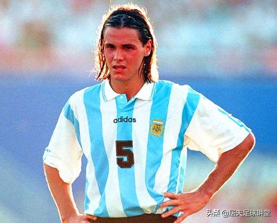 猫王最夸张发型图片,猫王发型飞机头超长