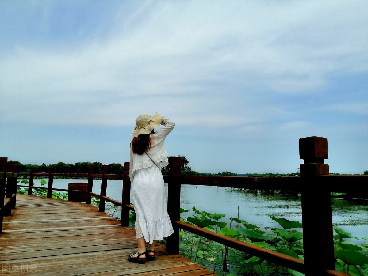 到底谁爱了谁男声,到底是谁会爱我