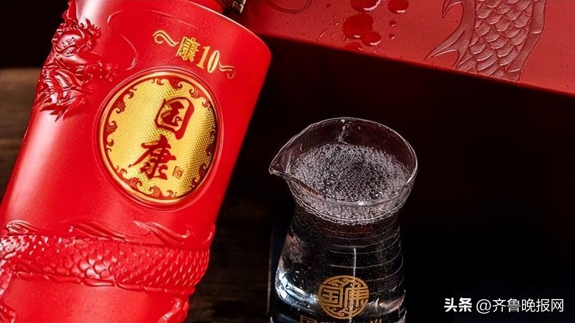 300块钱左右一箱的白酒哪个好,300元内公认十款性价比高白酒