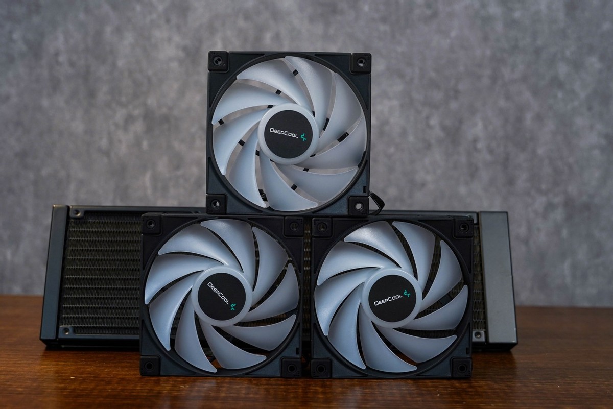 九州风神冰堡垒360青春版水冷测评,九州风神堡垒240rgbv2水冷散热器