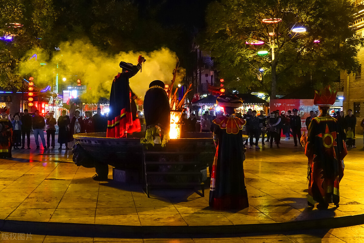 国内最值得自驾的七条绝美路线,此生必去的中国100个攻略