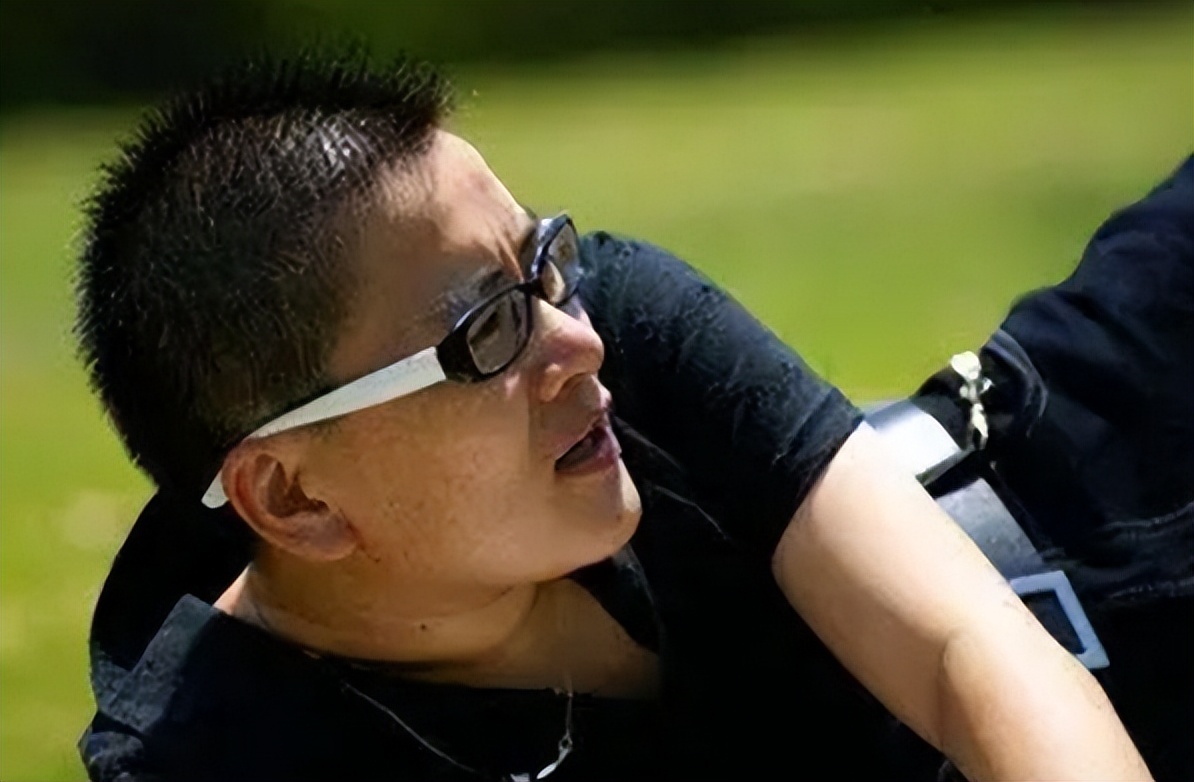 2005年，宁夏女孩做了“女变男”手术，后经历三段感情，今仍单身