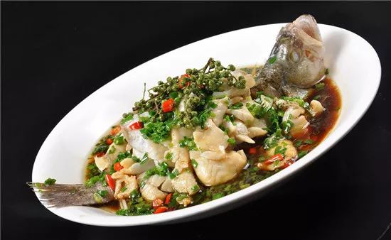特色绝味鲈鱼做法,七星鲈鱼最正宗的做法