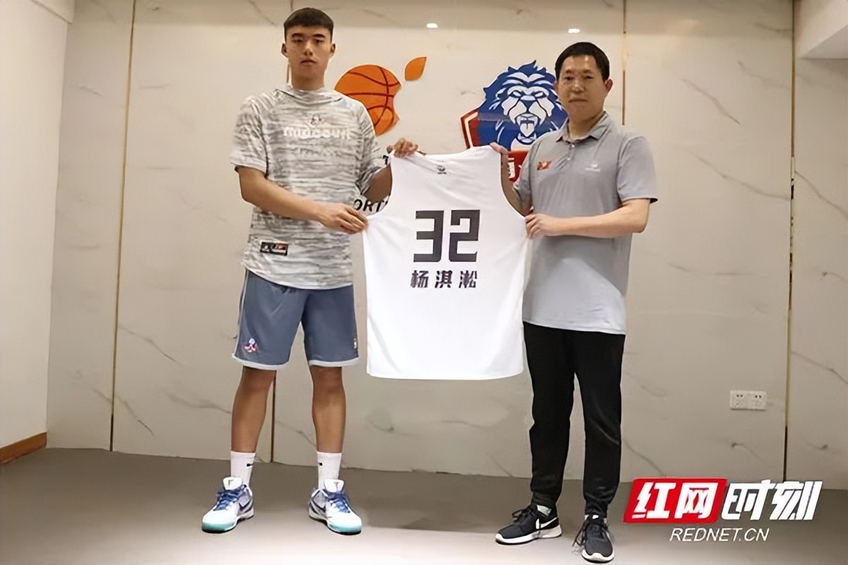 光明183前锋、“长沙詹姆斯”在列！华科男女篮发力！前三预定？