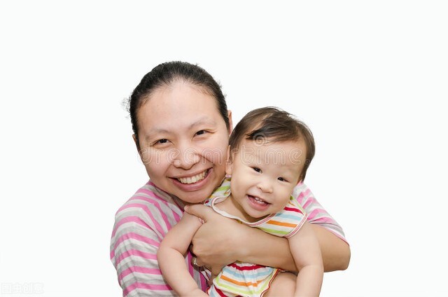 处理完儿子的事，他选择离开老家，夫妻俩回深圳疗伤