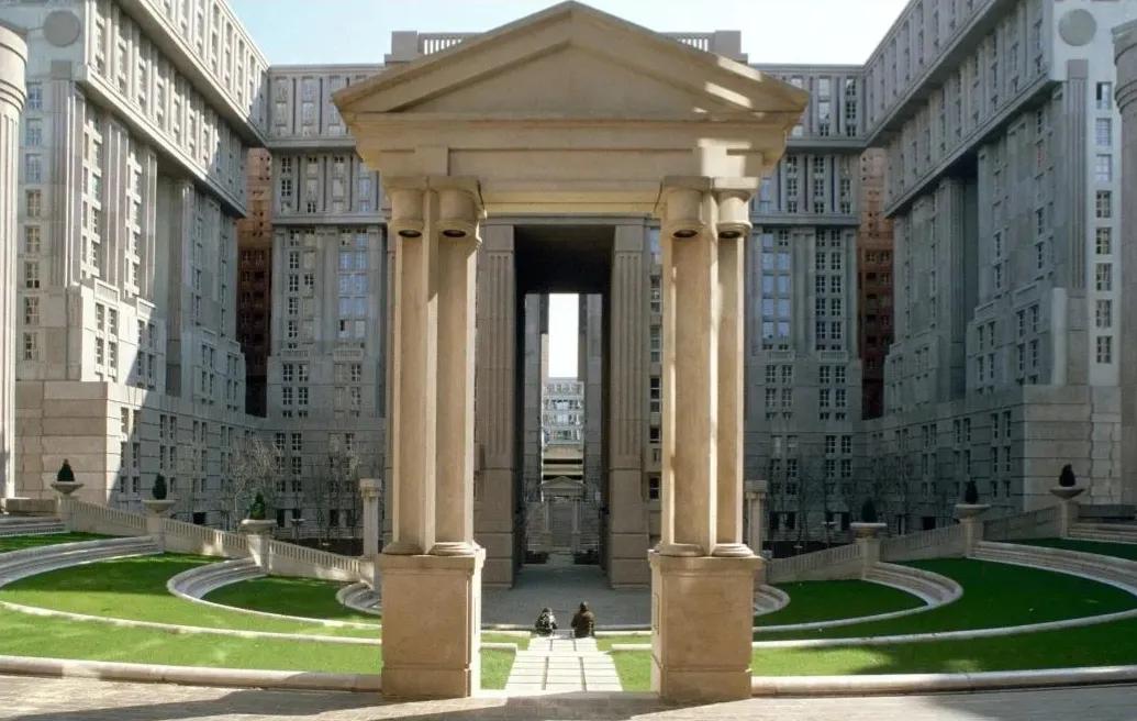 西班牙鬼才建筑师的梦幻世界,西班牙鬼才