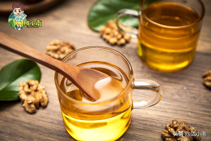 桶装食用油未开封过期后还能吃吗,未开封的食用油过期七年使用妙招