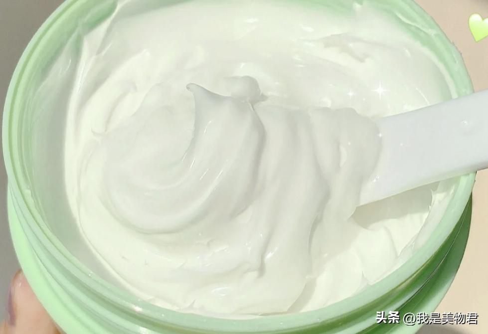 夏天敷补水保湿面膜,敷个面膜补补水分