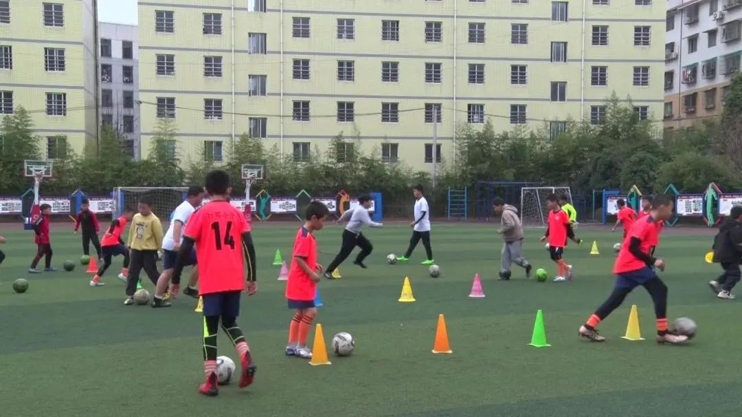 遵义足球儿童训练营,遵义市满天星足球训练营