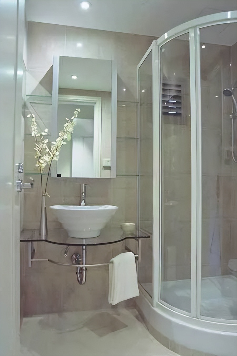 卫生间装修灯光布局,装修卫生间布局图片