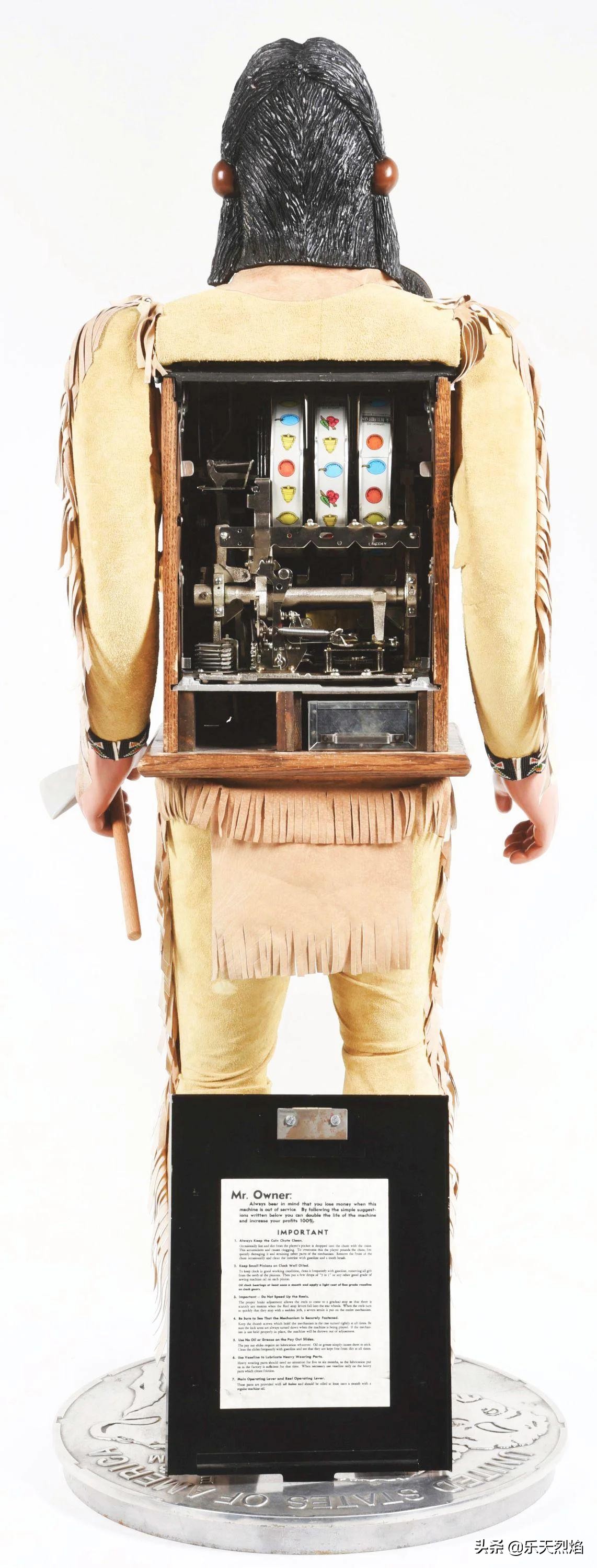 1895年——查理·费发明第一台商业老*机虎**