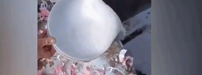 一部靠“造假”走到今天的节目，玩套路也该有点新意吧？