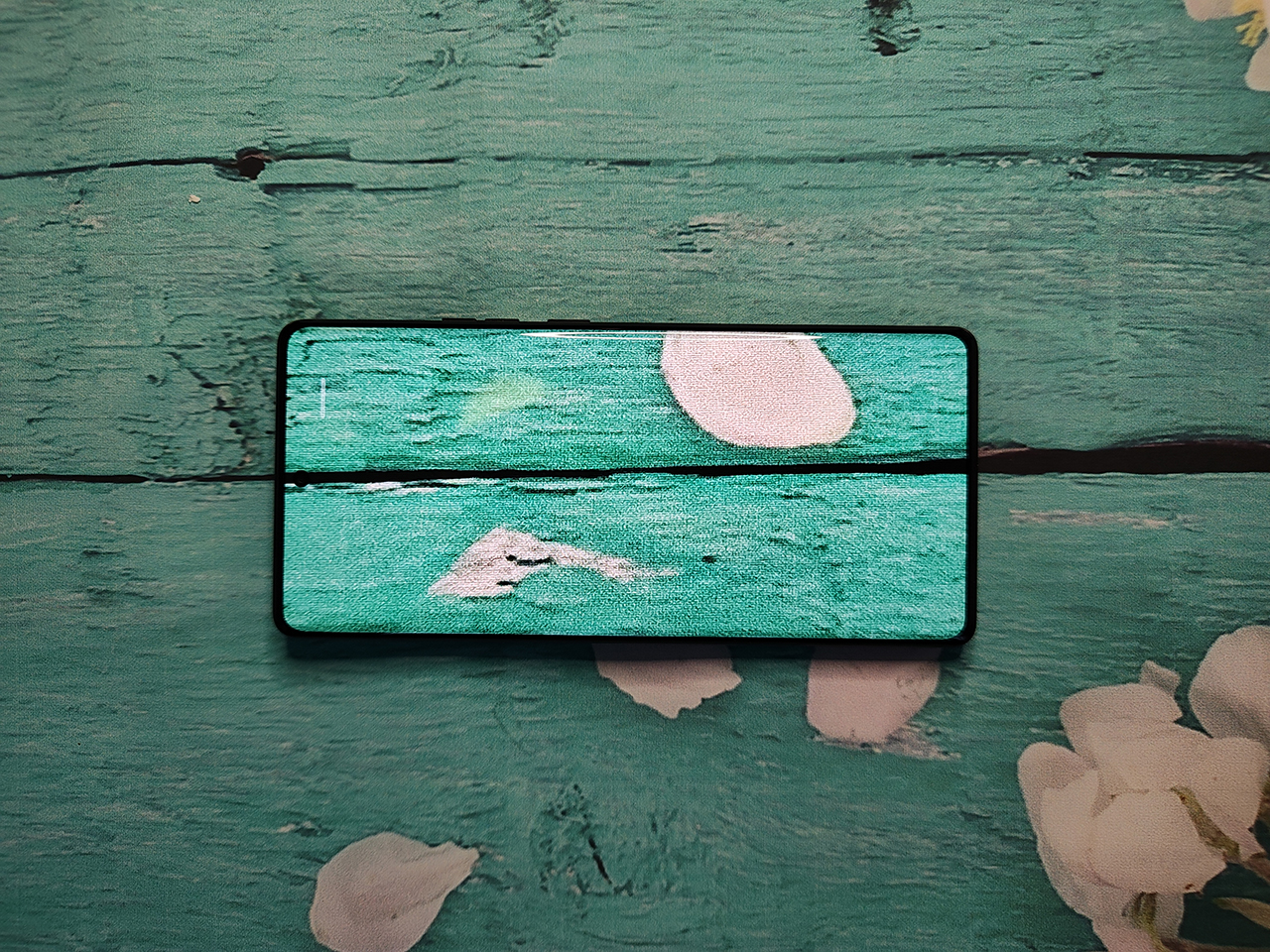 motox40屏幕测评,四曲面屏高级感