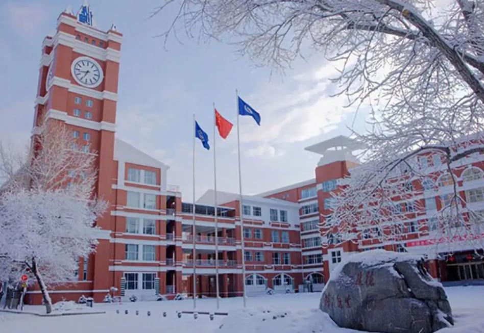 齐大研究生张雪峰,张雪峰为什么说在北京上学要买房