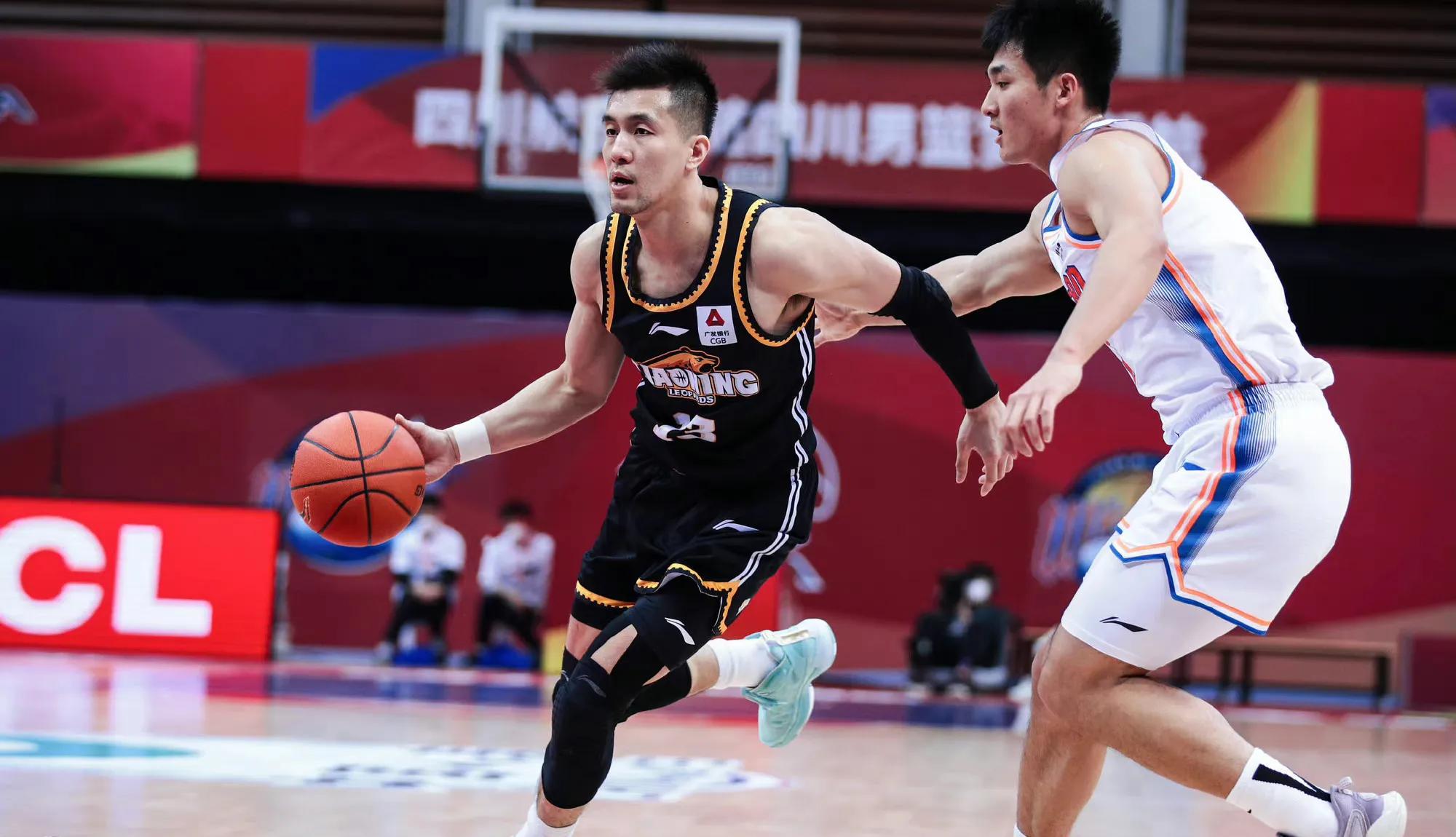 总决赛g2辽宁胜广东郭艾伦33分,辽宁胜广东张镇麟42分