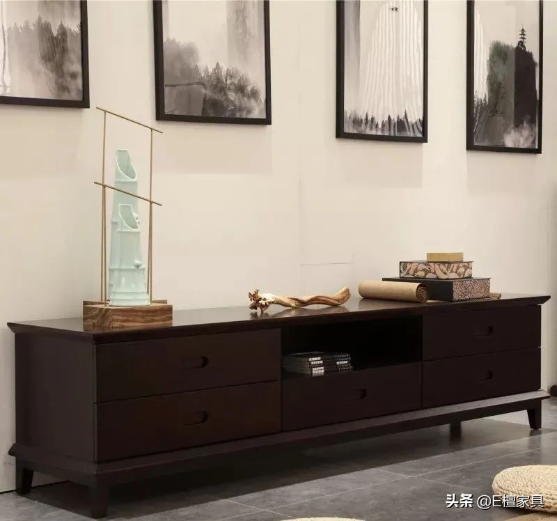 新中式电视柜两边放什么最好,新中式电视柜款式效果图