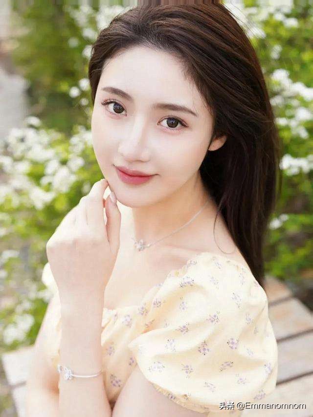 传说，在这里留下一件贴身之物，会实现一次象征性的轮回