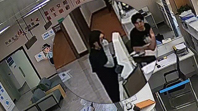 刚听到爷爷离世的噩耗孙女的心情,得知户口簿爷爷没了