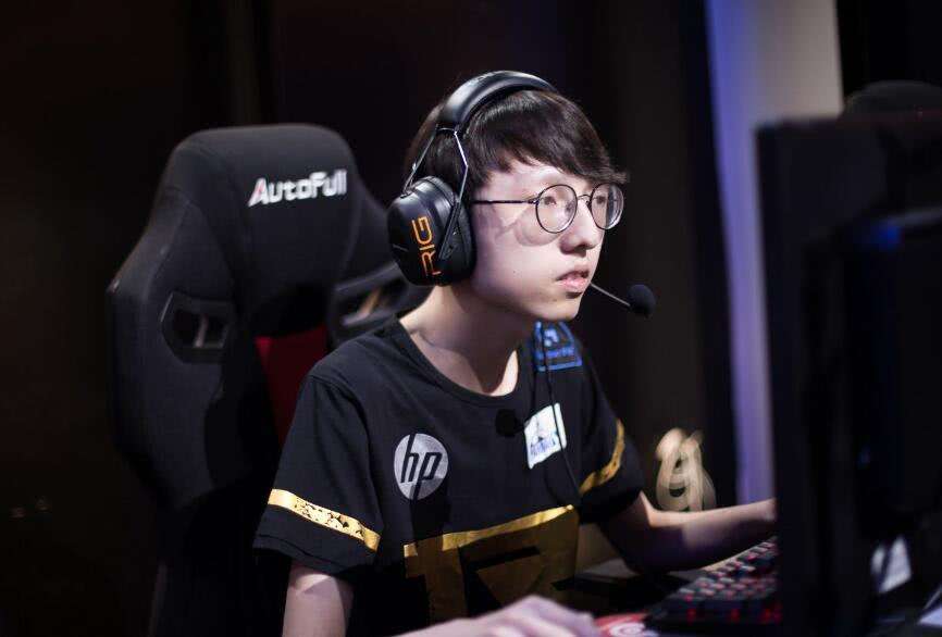 各种人评价麻辣香锅实力,众人对麻辣香锅评价