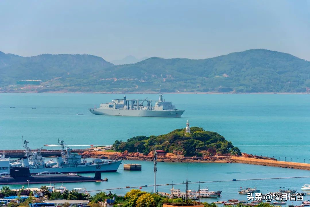 被誉为“东方瑞士”的青岛，有太多的海边浪漫