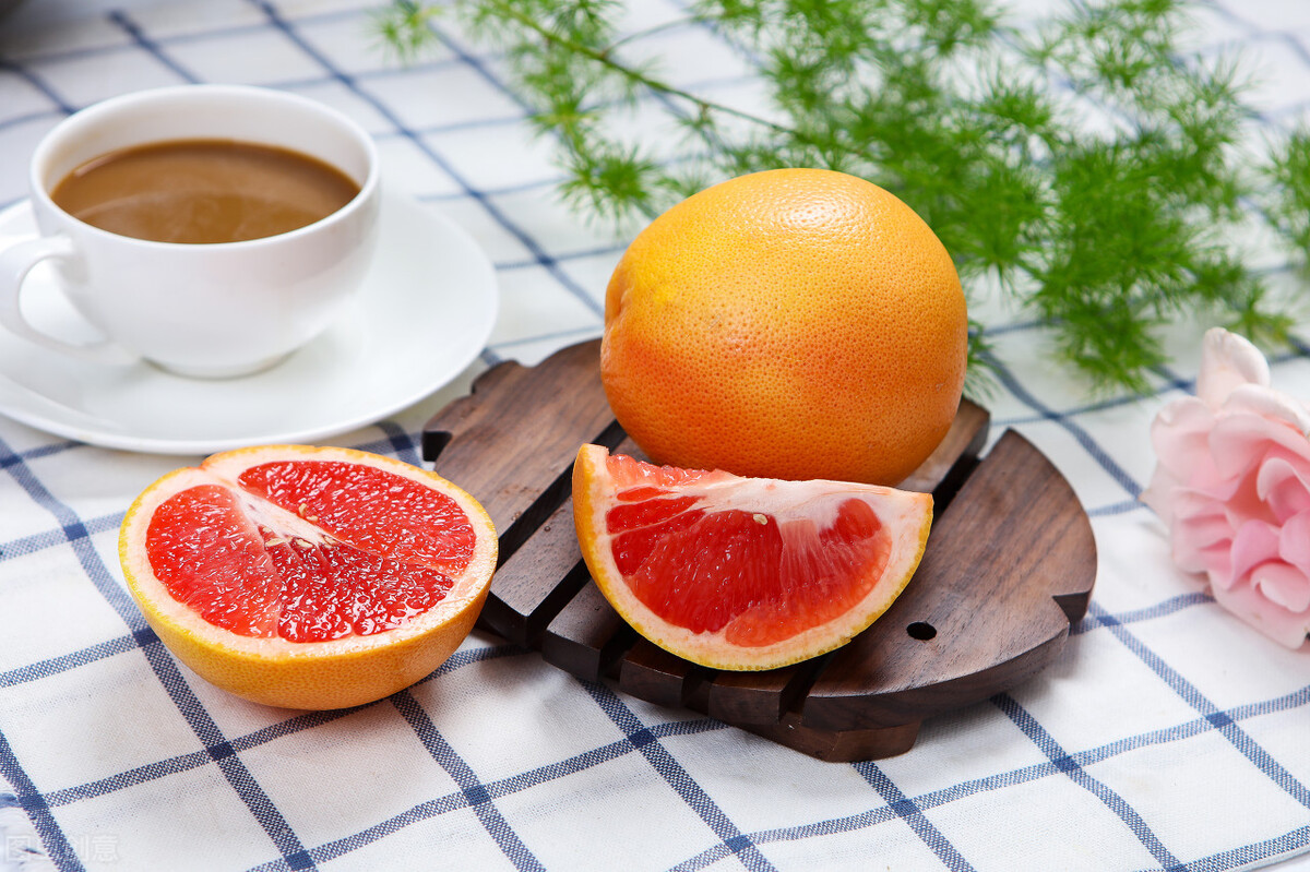 牙龈出血皮肤轻轻一碰就淤青,牙龈出血算不算坏血病