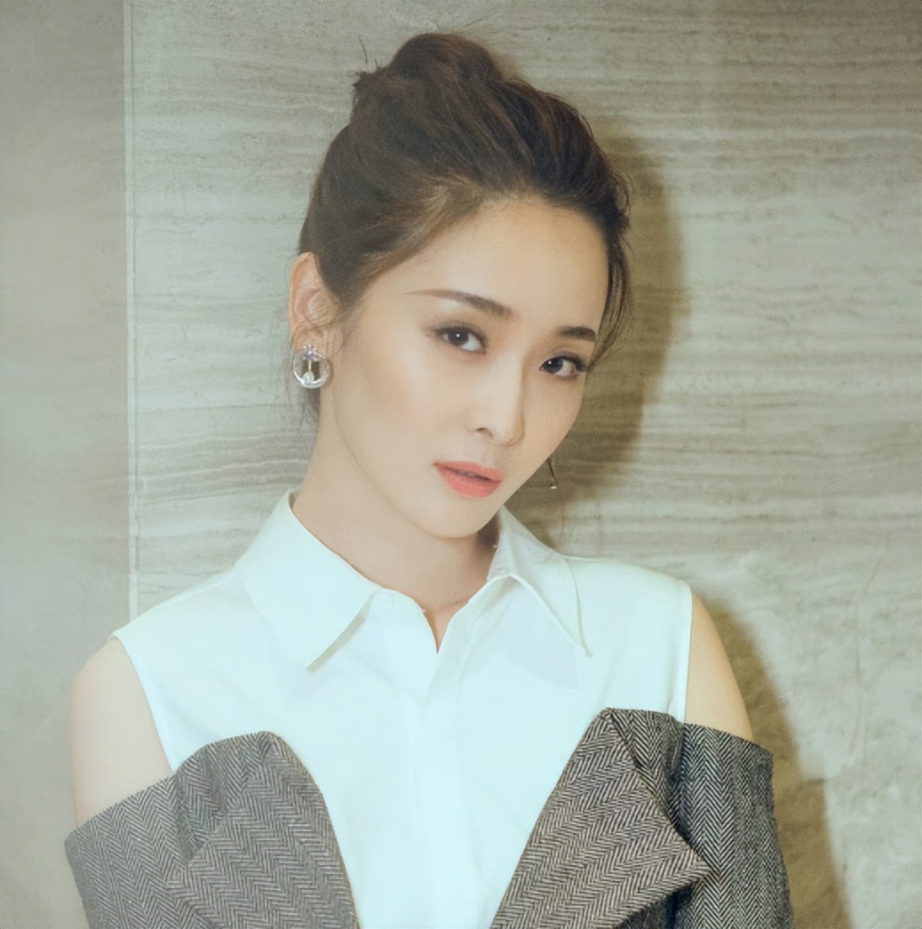 女演员李曼照片,张艺谋与李曼电影