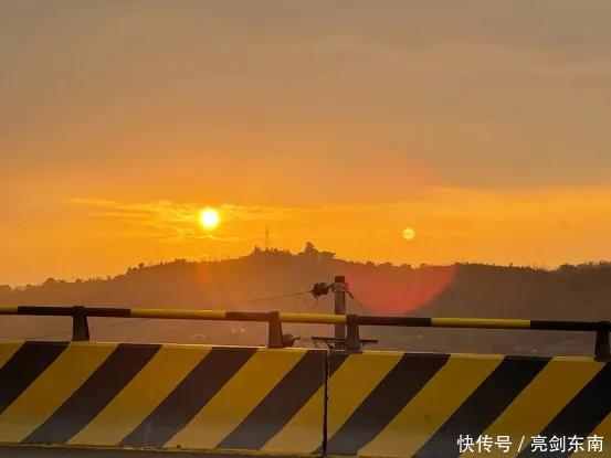 你会选择市区的房还是郊区的房,什么样的房子属于临街的房子