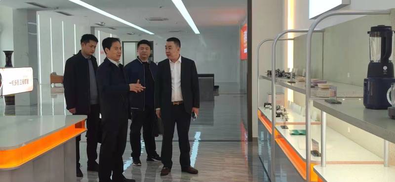 市市场监管局开展调研活动,市场监督管理所检查小家电