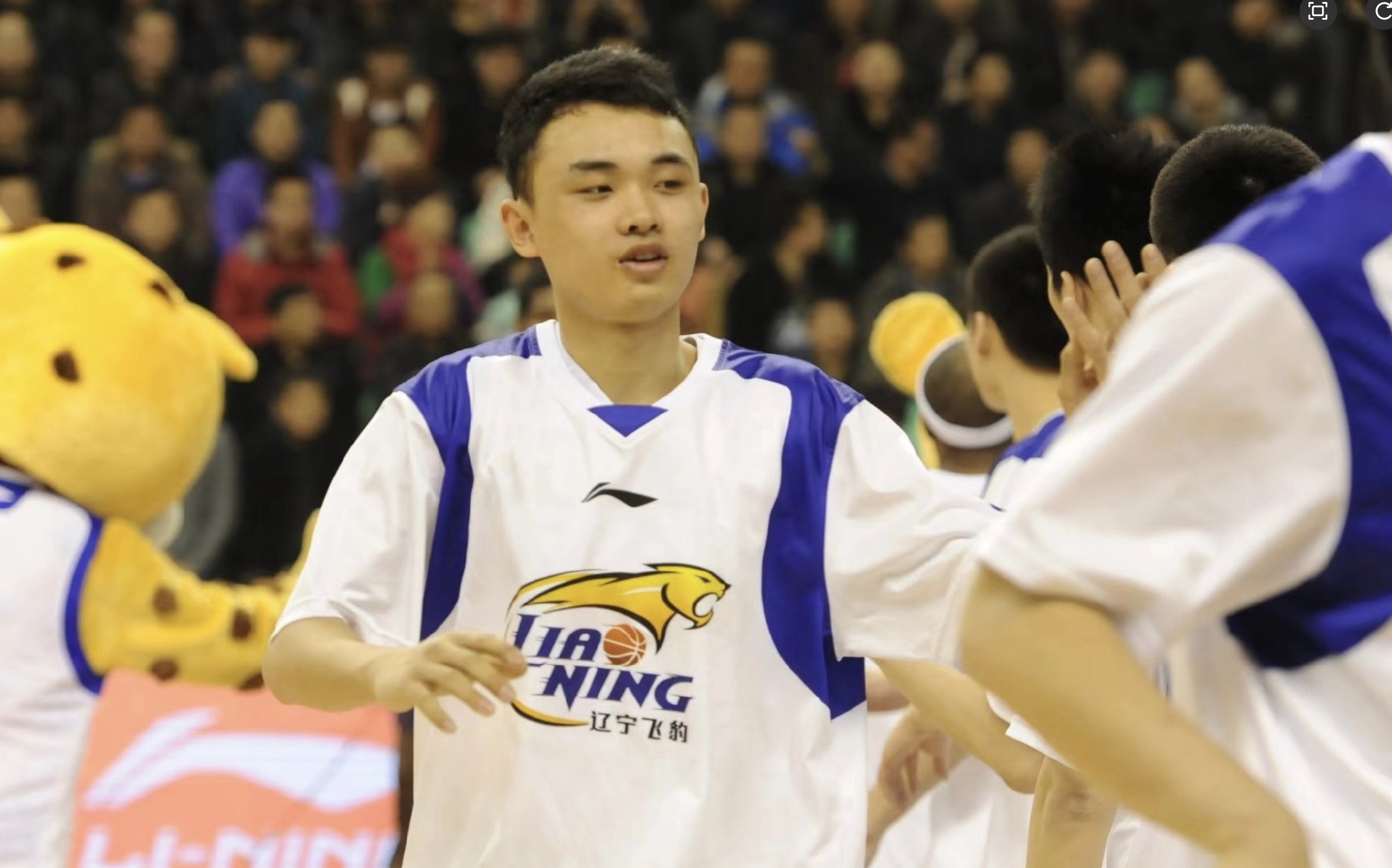 狂飙37分4板3抢断,狂飙11记三分